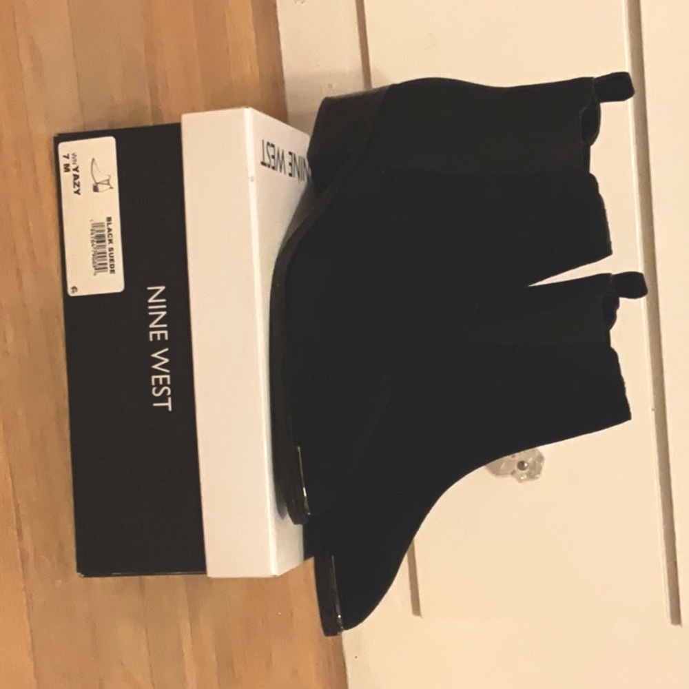 Nine West Black Suede Bootie 7 M
